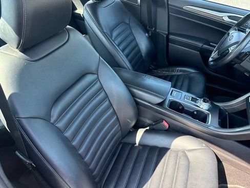 Used 2019 Ford Fusion SEL FWD image 16