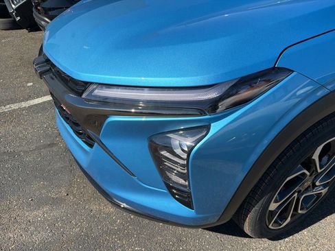 New 2026 Chevrolet Trax RS w/ Sunroof Package FWD image 11