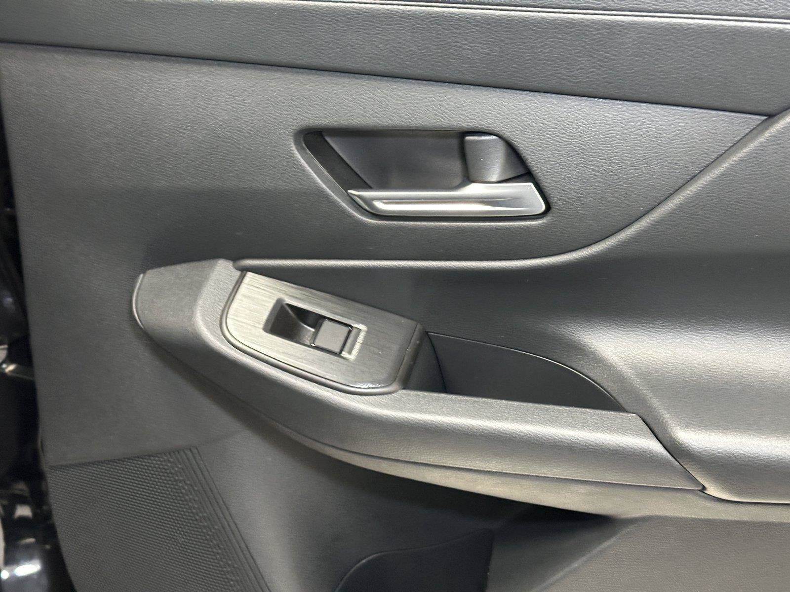 Used 2026 Nissan Sentra SR w/ Floor Mat Package FWD image 34