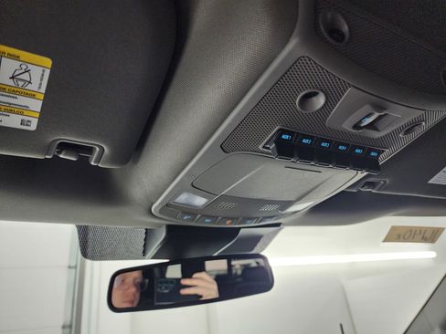 Used 2021 Ford F350 Lariat image 11