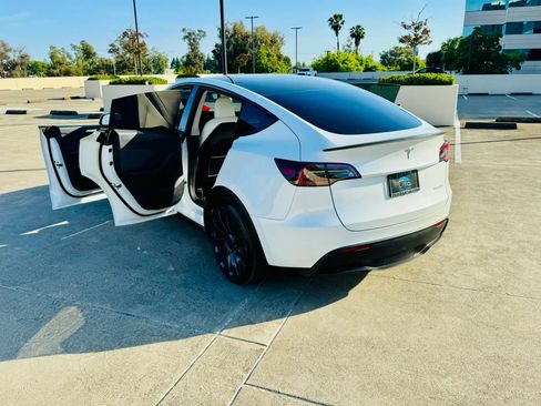 Used 2023 Tesla Model Y Performance AWD/4WD image 38