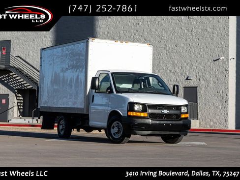 Used 2017 Chevrolet Express 3500 RWD image 60