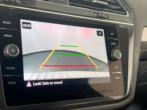 Used 2023 Volkswagen Tiguan SE image 13