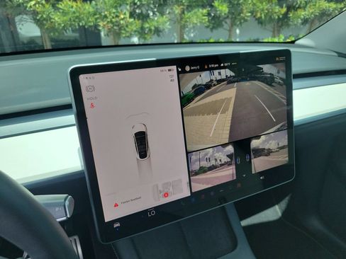 Used 2022 Tesla Model Y Performance AWD/4WD image 19