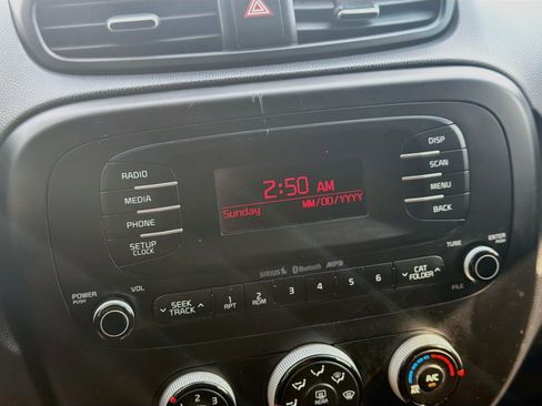 Used 2016 Kia Soul FWD image 19