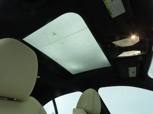 New 2026 BMW 330i Sedan w/ M Sport Package image 19