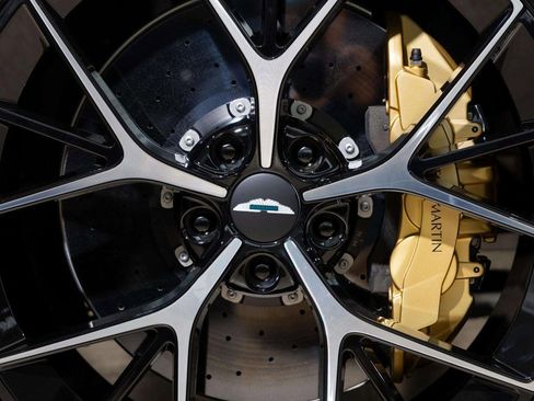 New 2026 Aston Martin DBX 707 image 9