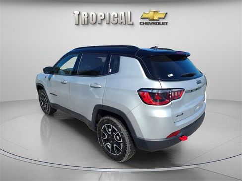 Used 2024 Jeep Compass Trailhawk image 3