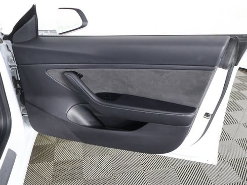 Used 2020 Tesla Model 3 Performance image 23