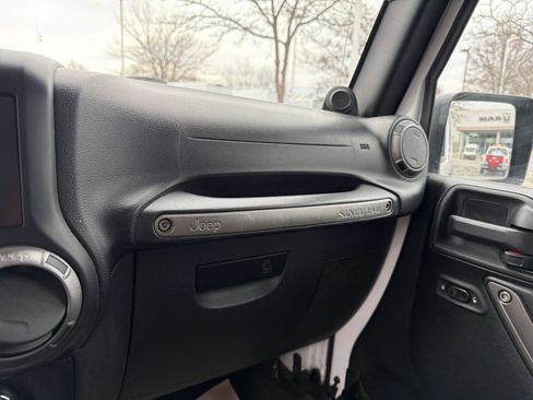 Used 2013 Jeep Wrangler Unlimited Sport image 21