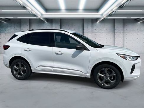 Used 2023 Ford Escape ST-Line w/ Tech Pack #1 AWD/4WD image 3