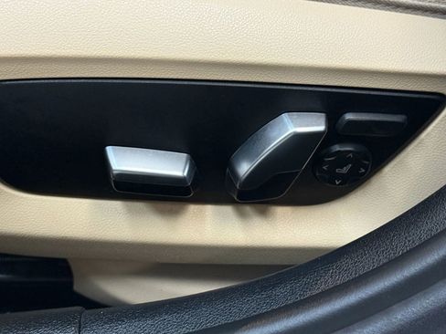 Used 2021 BMW 530i w/ Convenience Package image 25