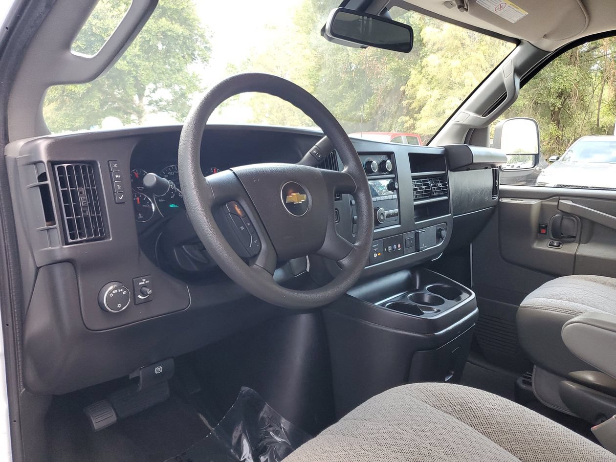 Used 2025 Chevrolet Express 3500 LT w/ LT Preferred Equipment Group RWD image 19