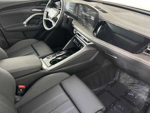 Used 2025 Audi Q5 Premium Plus w/ Premium Plus AWD/4WD image 15