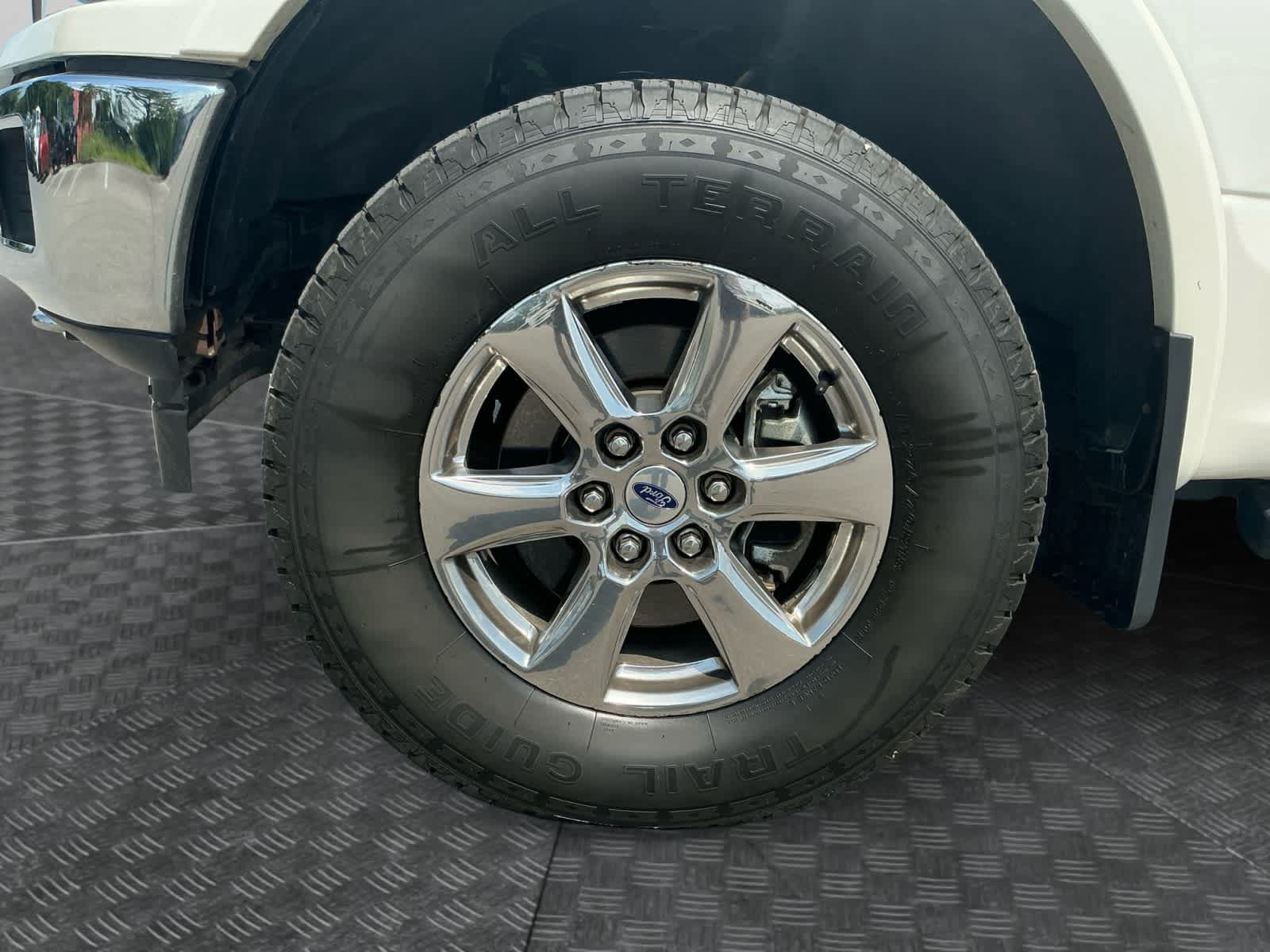 Used 2019 Ford F150 Lariat w/ Equipment Group 502A Luxury AWD/4WD image 14