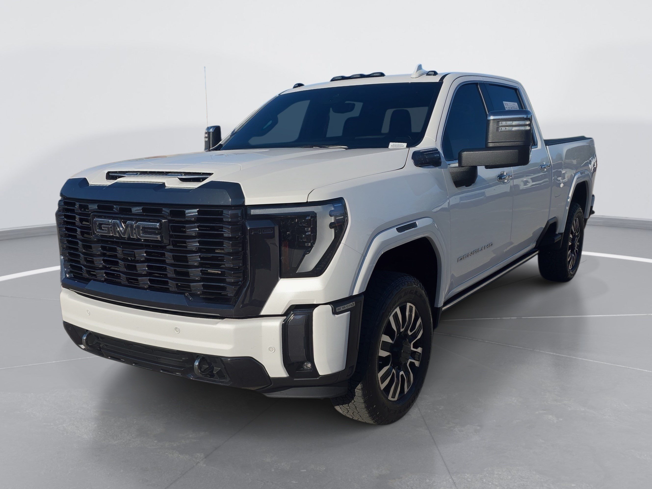 Used 2024 GMC Sierra 2500 Denali Ultimate AWD/4WD image 7