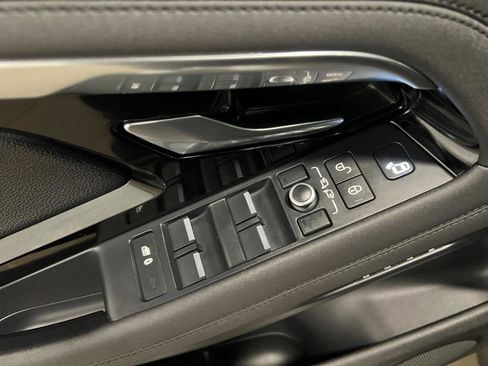 Used 2020 Land Rover Range Rover Evoque SE image 25