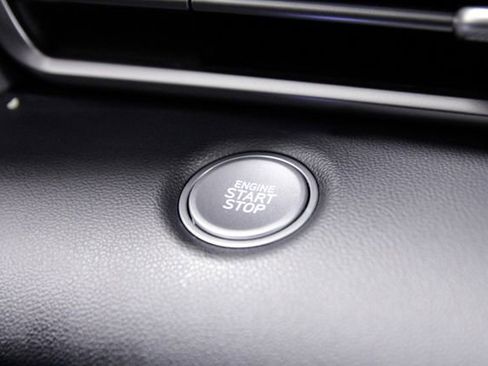 Used 2023 Hyundai Elantra SEL image 30