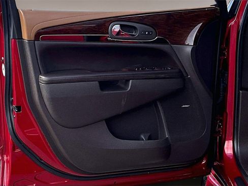 Used 2013 Buick Enclave Premium image 23