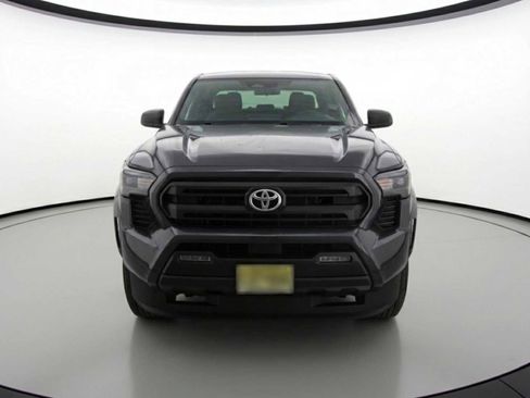 Certified 2025 Toyota Tacoma SR5 image 2