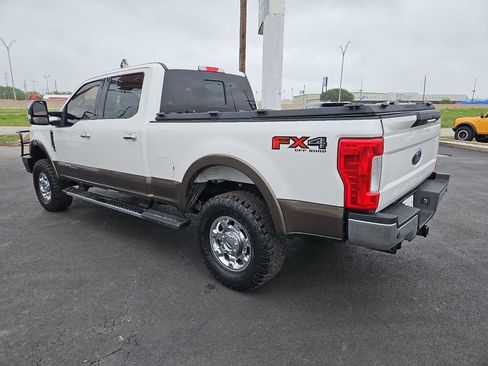 Used 2017 Ford F250 Lariat w/ Chrome Package AWD/4WD image 4