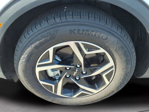 Used 2025 Kia Sportage LX FWD image 29