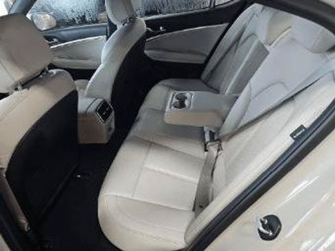 Used 2025 Genesis G70 2.5T AWD/4WD image 16