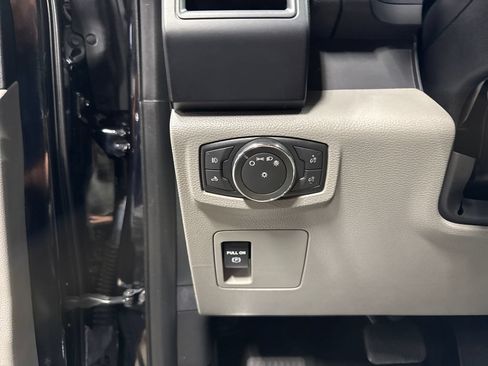 Used 2016 Ford F150 XL w/ Equipment Group 101A Mid AWD/4WD image 13