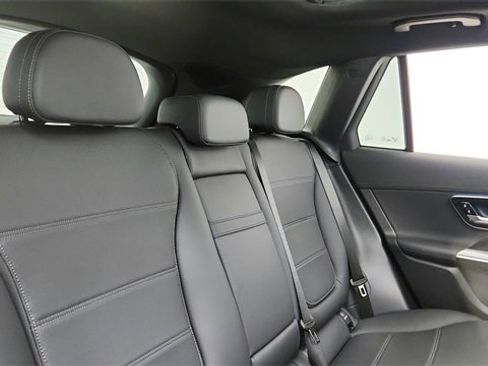 Used 2025 Mercedes-Benz GLC 300 image 22