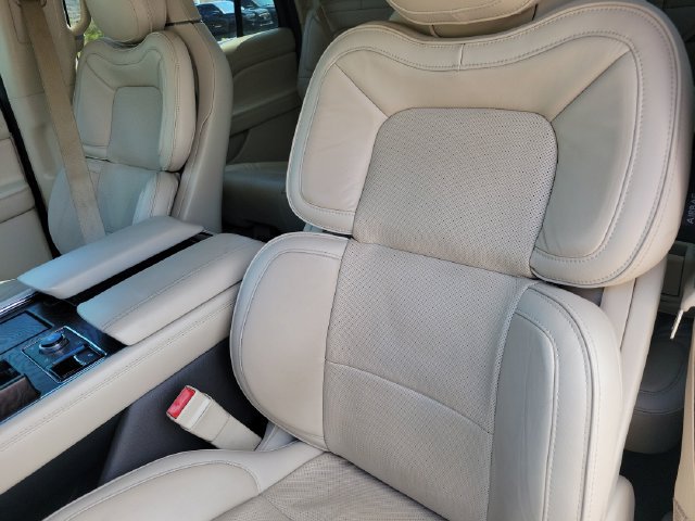 Used 2018 Lincoln Navigator Select w/ Technology Package RWD image 14