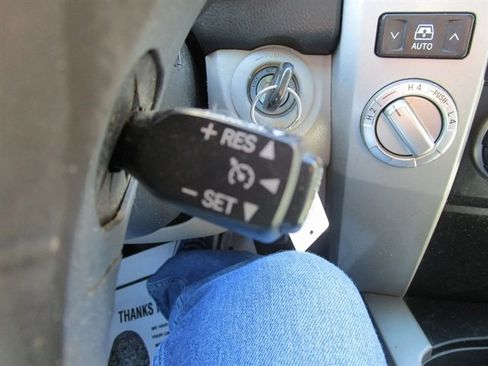 Used 2007 Toyota 4Runner SR5 AWD/4WD image 24