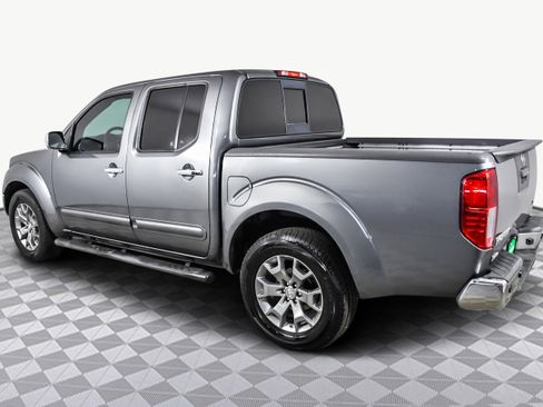 Used 2019 Nissan Frontier SL image 6