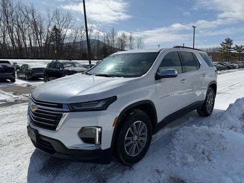 Used 2023 Chevrolet Traverse LT image 5