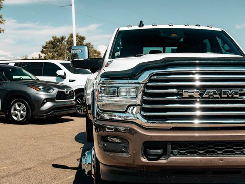 Used 2023 RAM 3500 Limited AWD/4WD image 9