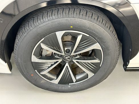 Used 2023 Lexus RZ 450e Premium w/ Technology Package AWD/4WD image 35