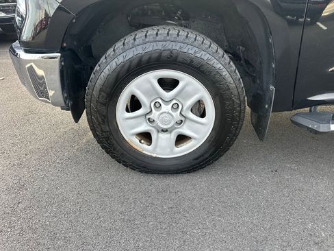 Used 2018 Toyota Tundra SR5 image 12