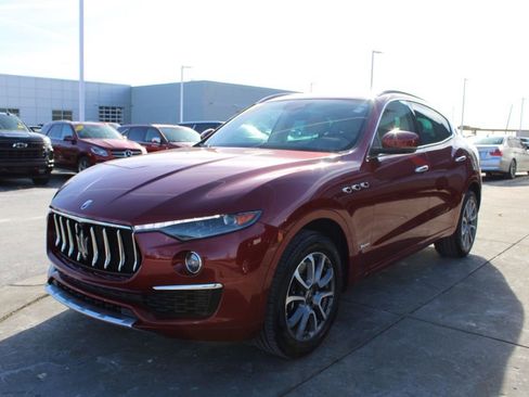 Used 2020 Maserati Levante S GranLusso image 3