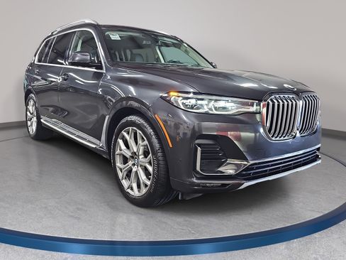 Used 2021 BMW X7 xDrive40i w/ Parking Assistance Package AWD/4WD image 3