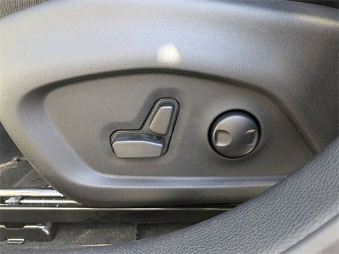 New 2025 Jeep Compass Limited w/ Sun & Sound Group image 17