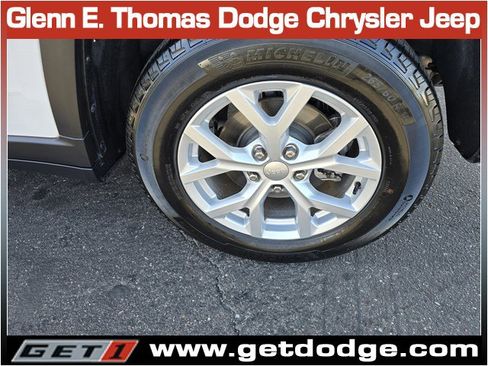 Certified 2023 Jeep Grand Cherokee Limited w/ Luxury Tech Group II image 36