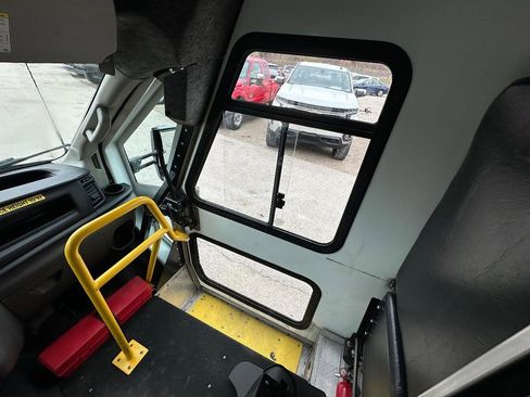 Used 2022 Ford Transit 350 image 26