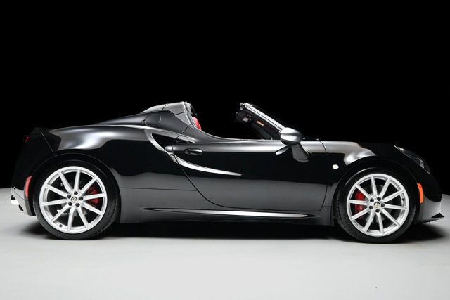Used 2016 Alfa Romeo 4C Spider RWD image 2