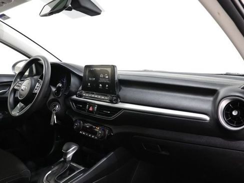 Used 2019 Kia Forte LXS FWD image 16