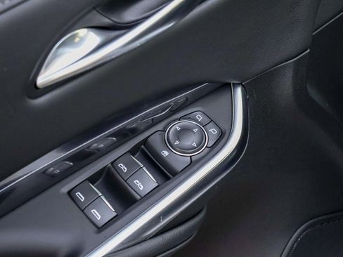 Used 2022 Cadillac XT4 Luxury w/ Cold Weather Package image 15