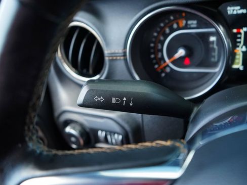 Used 2021 Jeep Wrangler Unlimited Sahara AWD/4WD image 35