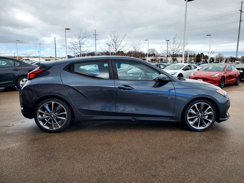 Used 2020 Hyundai Veloster 2.0 Premium image 4