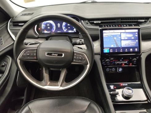 Used 2022 Jeep Grand Cherokee Limited AWD/4WD image 22