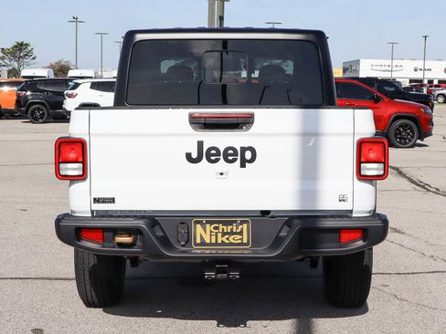 New 2026 Jeep Gladiator Sport AWD/4WD image 6