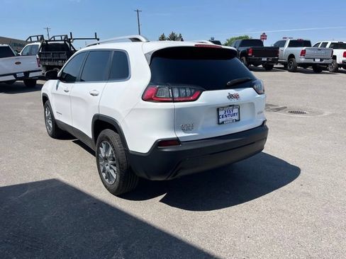 Used 2019 Jeep Cherokee Latitude Plus AWD/4WD image 9