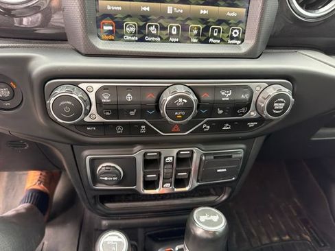 Used 2021 Jeep Wrangler Unlimited Sahara AWD/4WD image 19
